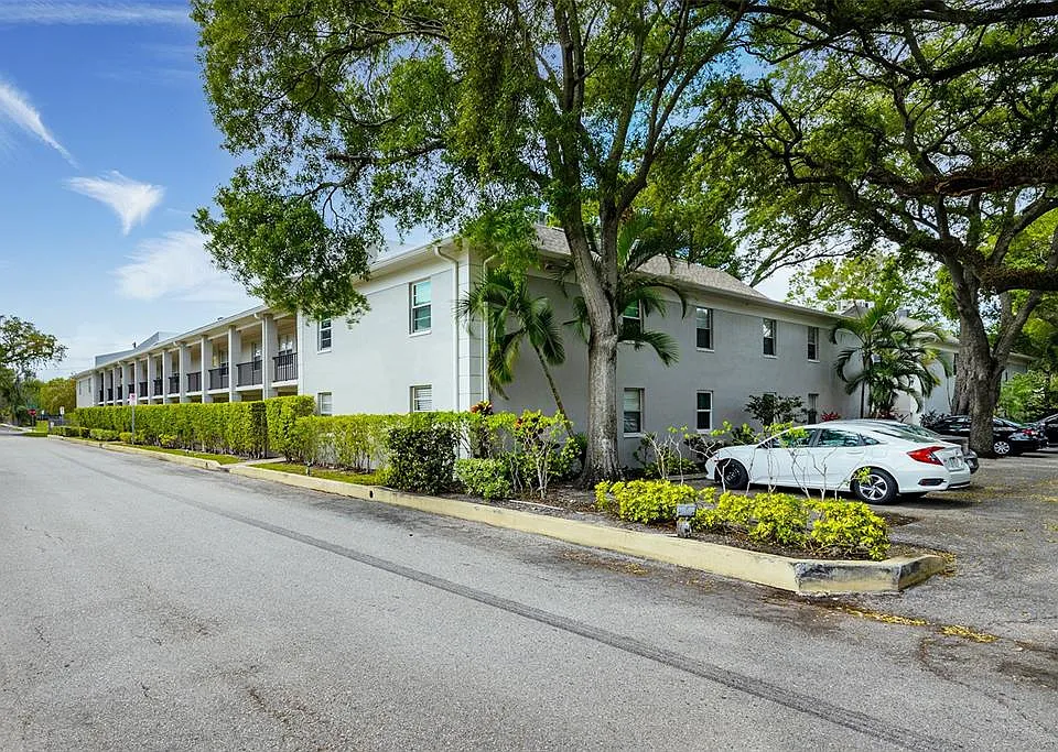 5221 Bayshore Blvd #31
