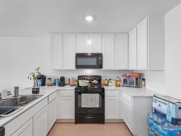 204 Ashbrook St — Photo 11