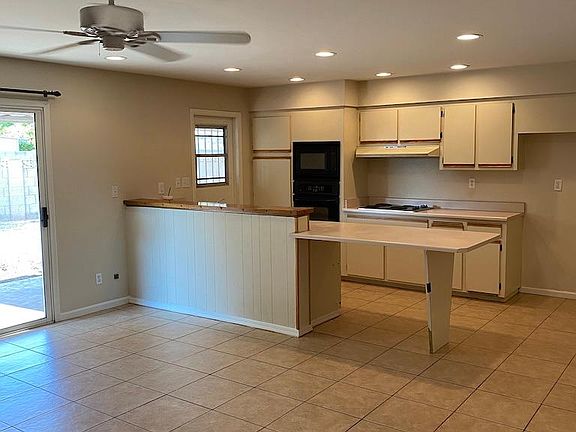 4th image of 1414 E Campus Dr
