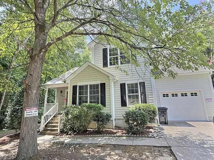 4 bed, 2.5 bath, $2,900 — Photo 2