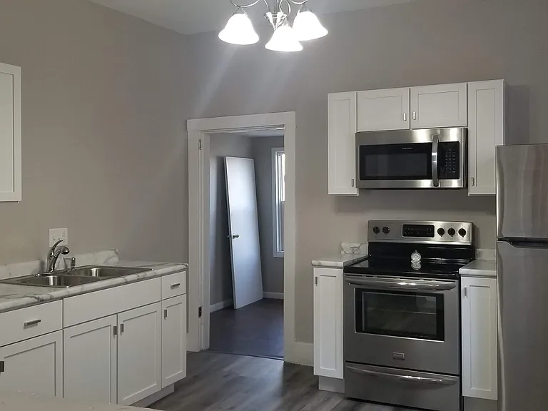 234 Lincoln St — Photo 6