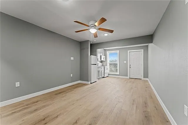 103 N Scanlan St #11 — Photo 5
