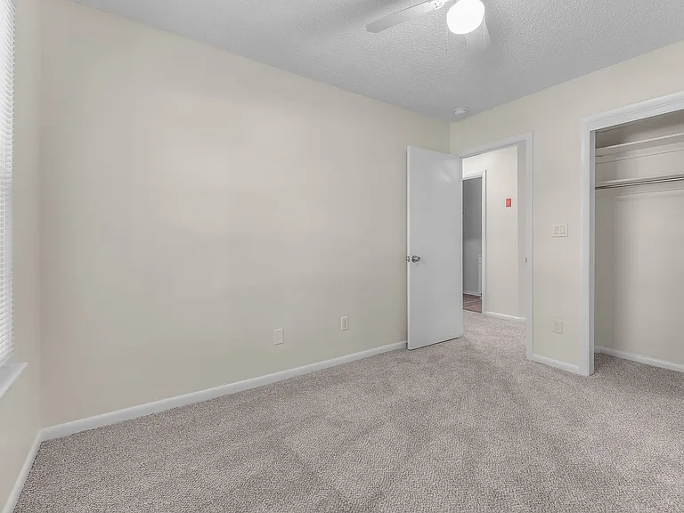 5036 Glenwood Way — Photo 34