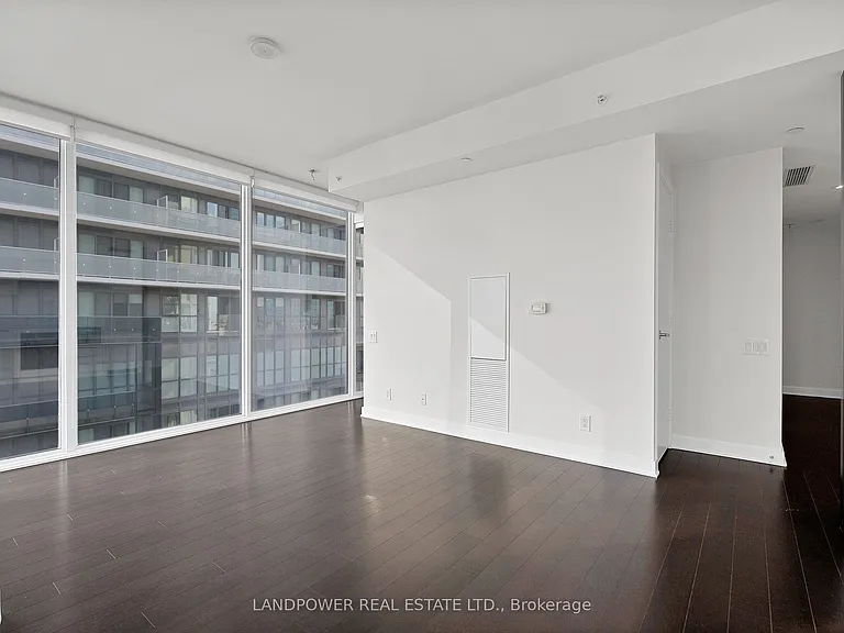 15 Grenville St #2609 — Photo 8
