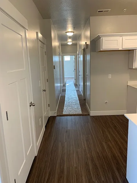 3 bed, 1300 sqft, $1,900 — Photo 3