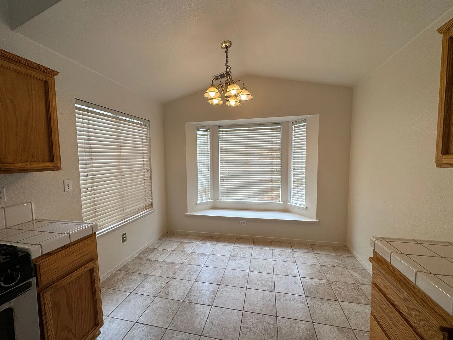 Four Bedroom, Two Bathroom Home In Weston Ranch — Photo 4