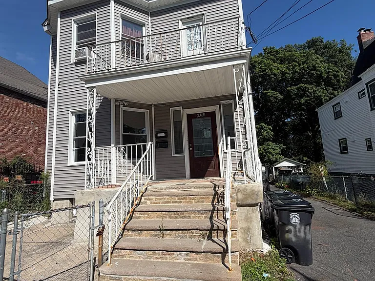 244 Smith St #A — Photo 11