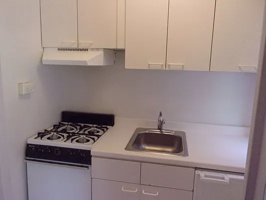 Rented by Carlyle Property Management | media 23