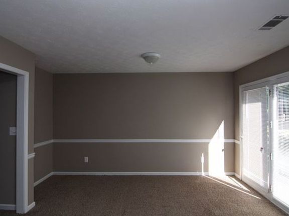 3rd image of 2795A Coventry Grn SE