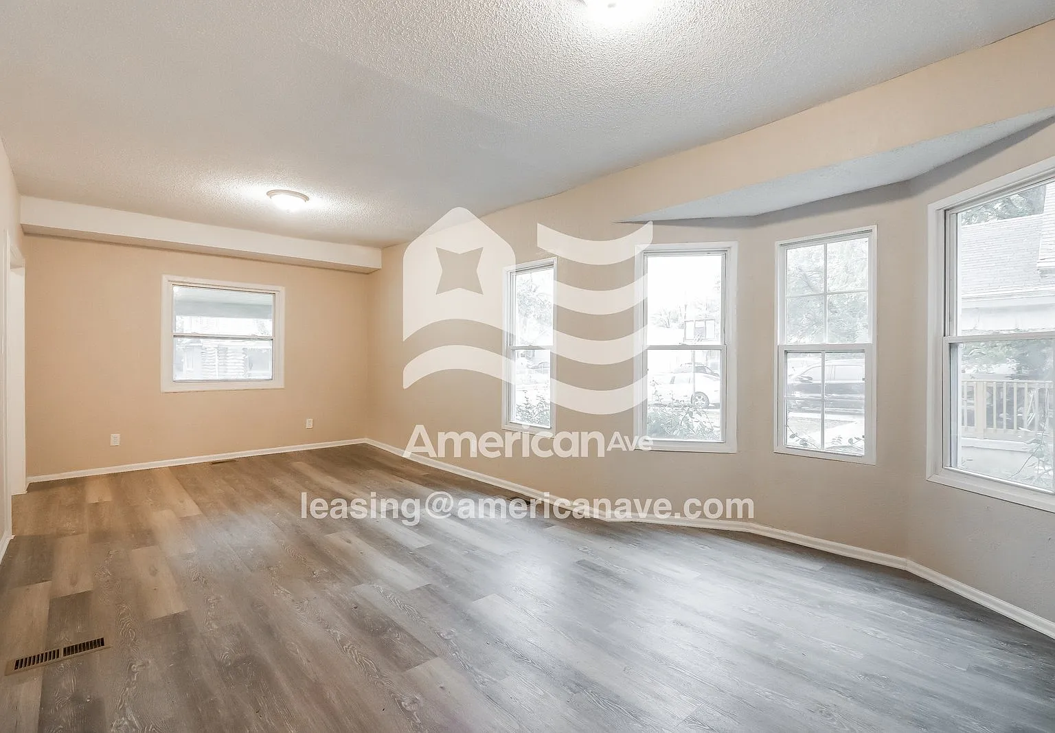 3 bed, 2.0 bath, 1363 sqft, $1,213 — Photo 3