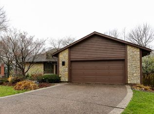 10060 Hemlock Dr, Overland Park, KS 66212