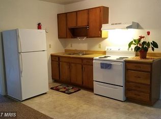 45 N Green St APT 7, Berkeley Springs, WV 25411