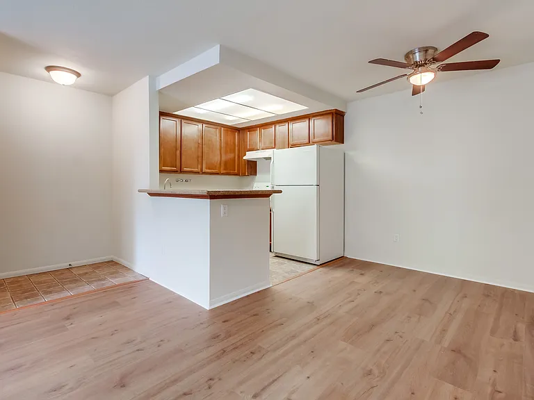 432 Edgehill Ln #33 — Photo 10
