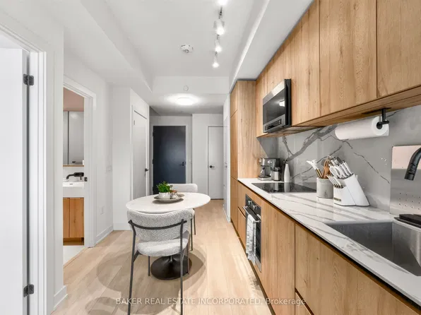 127 Broadway Ave #3004, Toronto, ON M4P 1V4