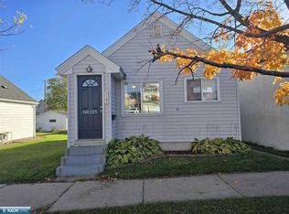 225 1st St SW, Chisholm, MN 55719