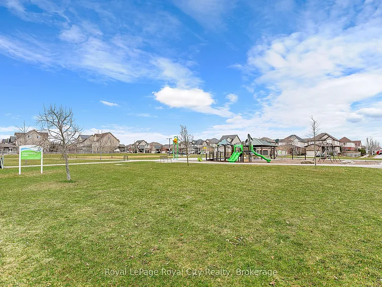85 Mullin Dr #1B — Photo 40