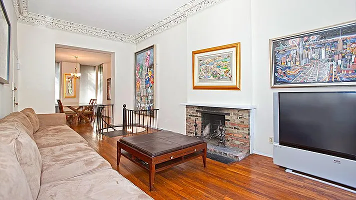 Sold by Fenwick Keats Real Estate | media 10