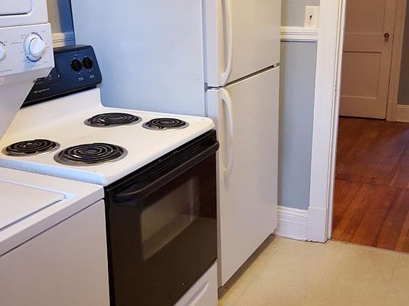 4th image of 3228 W Grace St #B