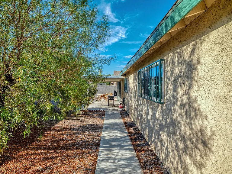 3730 Greenwood Dr — Photo 25