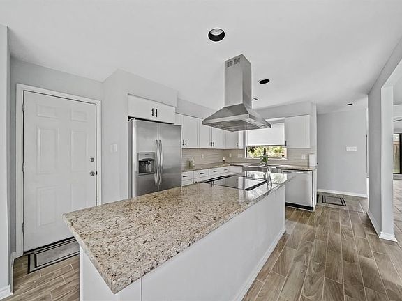 4th image of 15618 Pine Mountain Dr