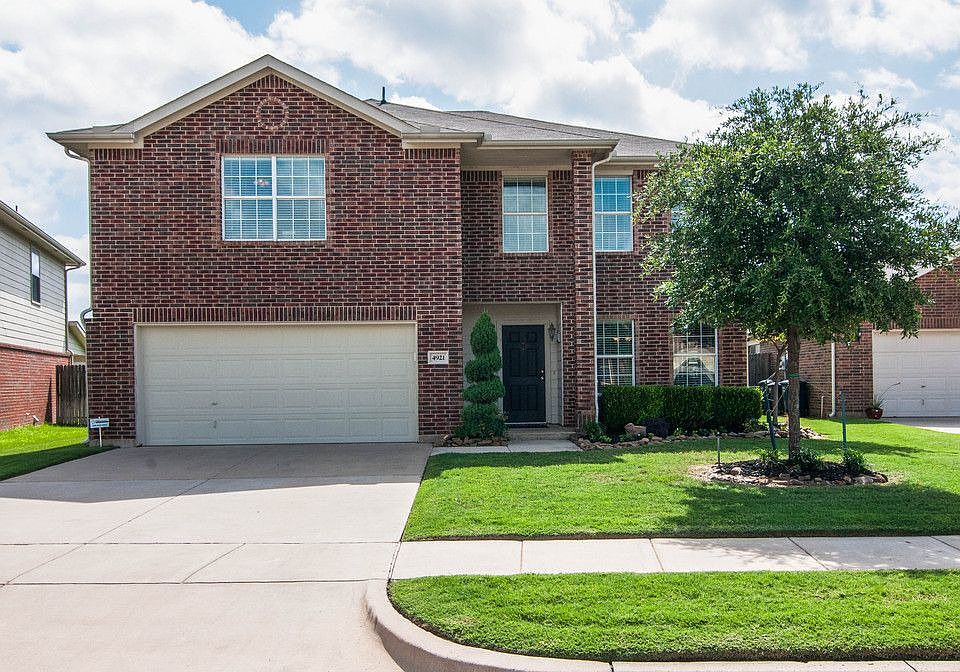 1st image of 4921 Trail Hollow Dr