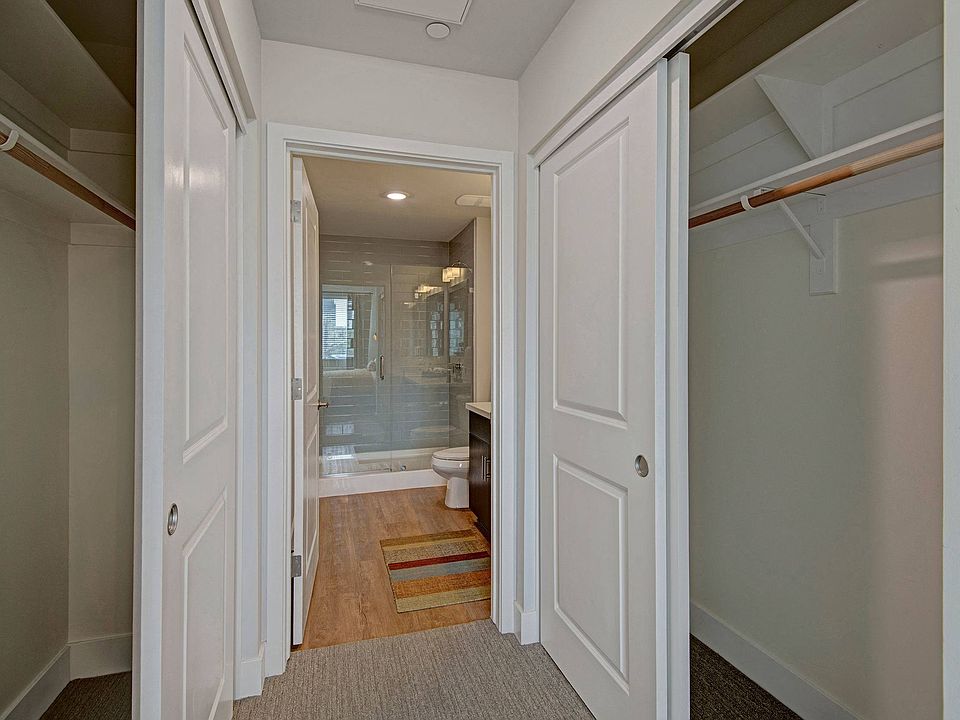 Roosevelt Row Walk-in Closet