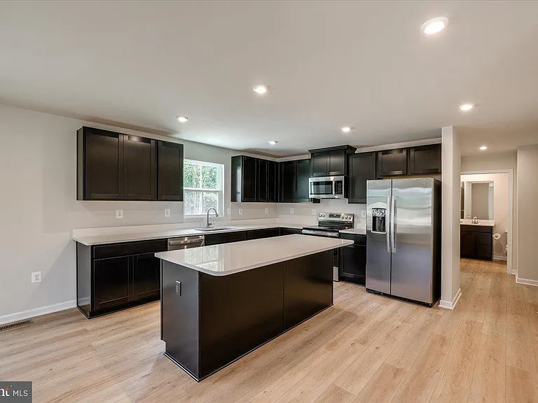 18045 South Village Dr — Photo 10