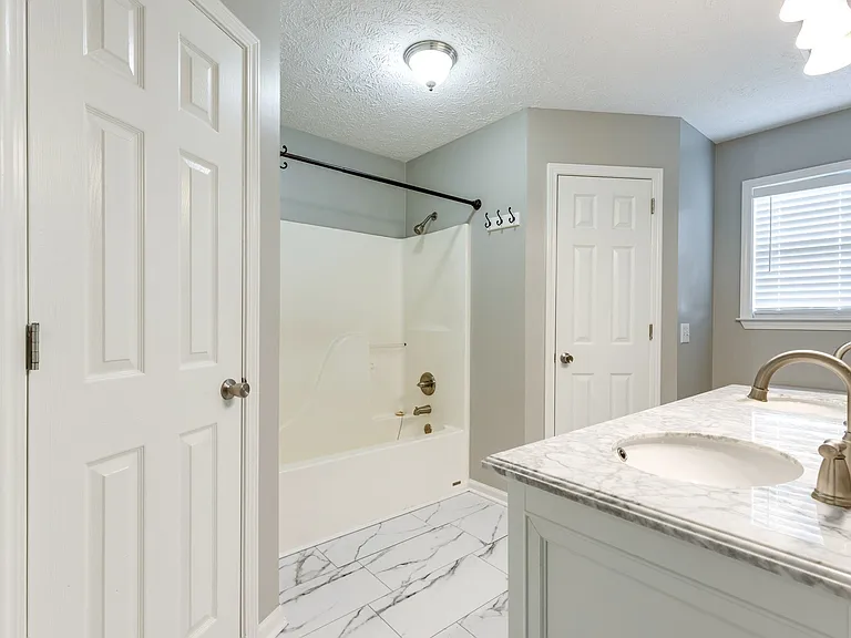 125 Grant Ct — Photo 19