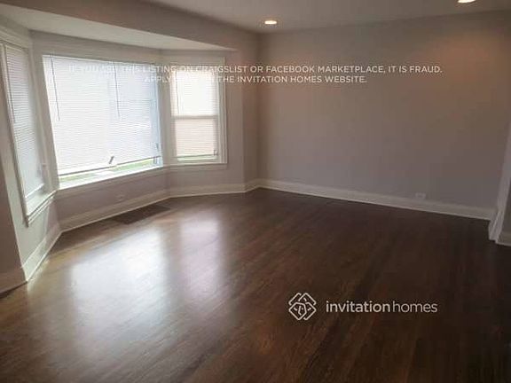 3rd image of 8228 S Christiana Ave