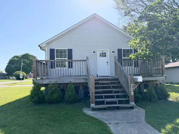 709 N Mill St, Le Roy, IL 61752