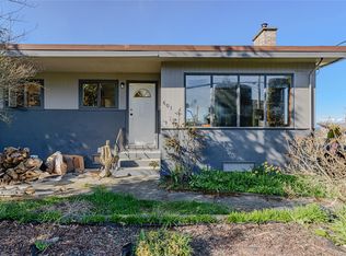 501 Davis Rd, Ladysmith, BC