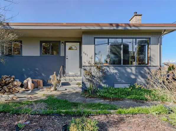 501 Davis Rd, Ladysmith, BC V9G 1W1