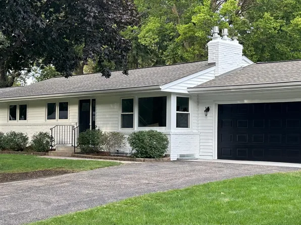 648 Harmony Cir, Wayzata, MN 55391