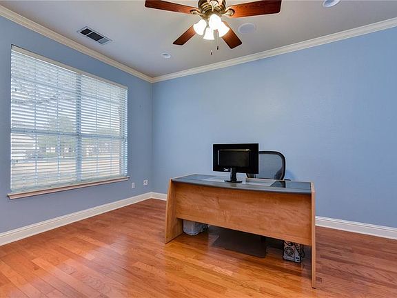 4th image of 710 Churchill Farms Dr