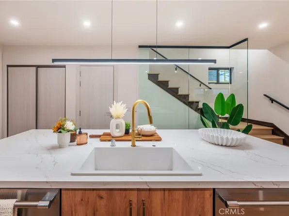 422 20th St, Huntington Beach, CA 92648