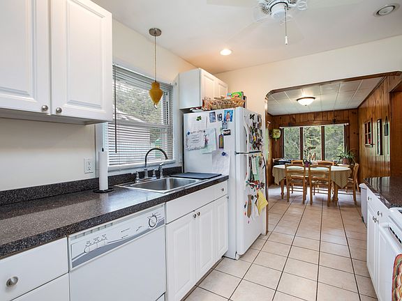 5th image of 15 Bridge Ln