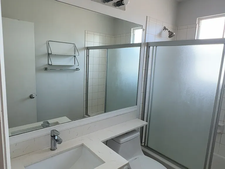 4021 SW 72nd Dr — Photo 6