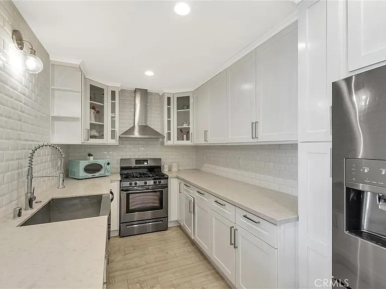 17227 Keswick St — Photo 14