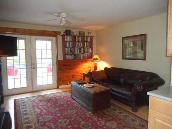 5th image of 6177 Florence Dr