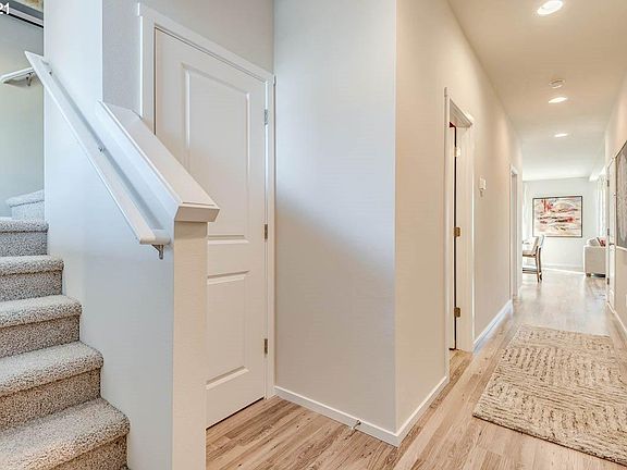 4th image of 13713 NE 5th Way