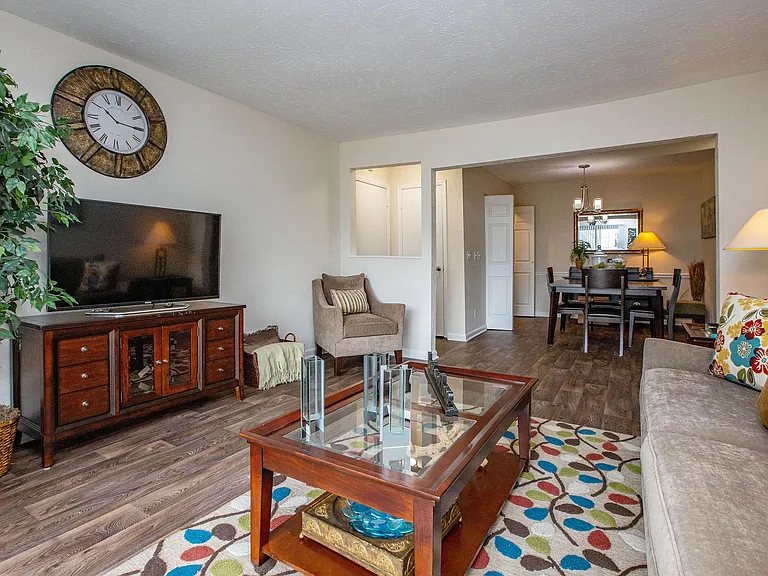 Chase Cove Apartments — Photo 52