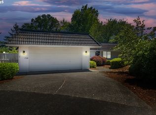 17141 Hofer Ct, Lake Oswego, OR 97034