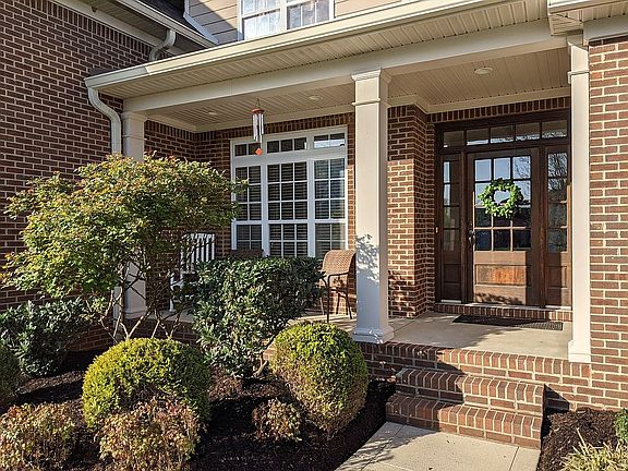 2nd image of 1705 Summercrest Ct