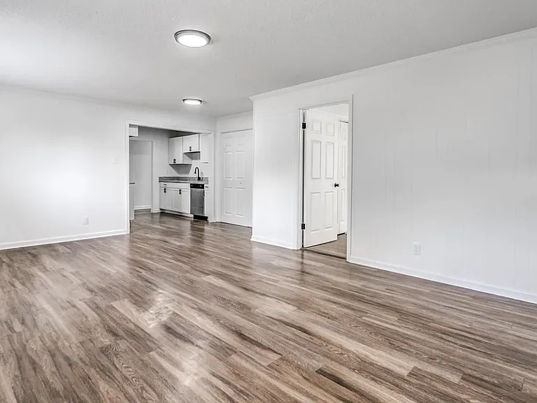 1079 Larry Ln — Photo 17