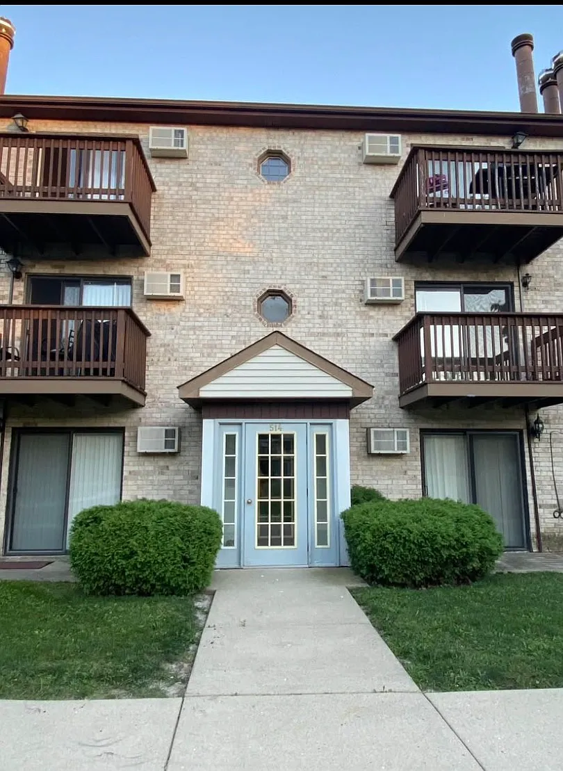 2 bed, 1000 sqft, $1,750 — Photo 1