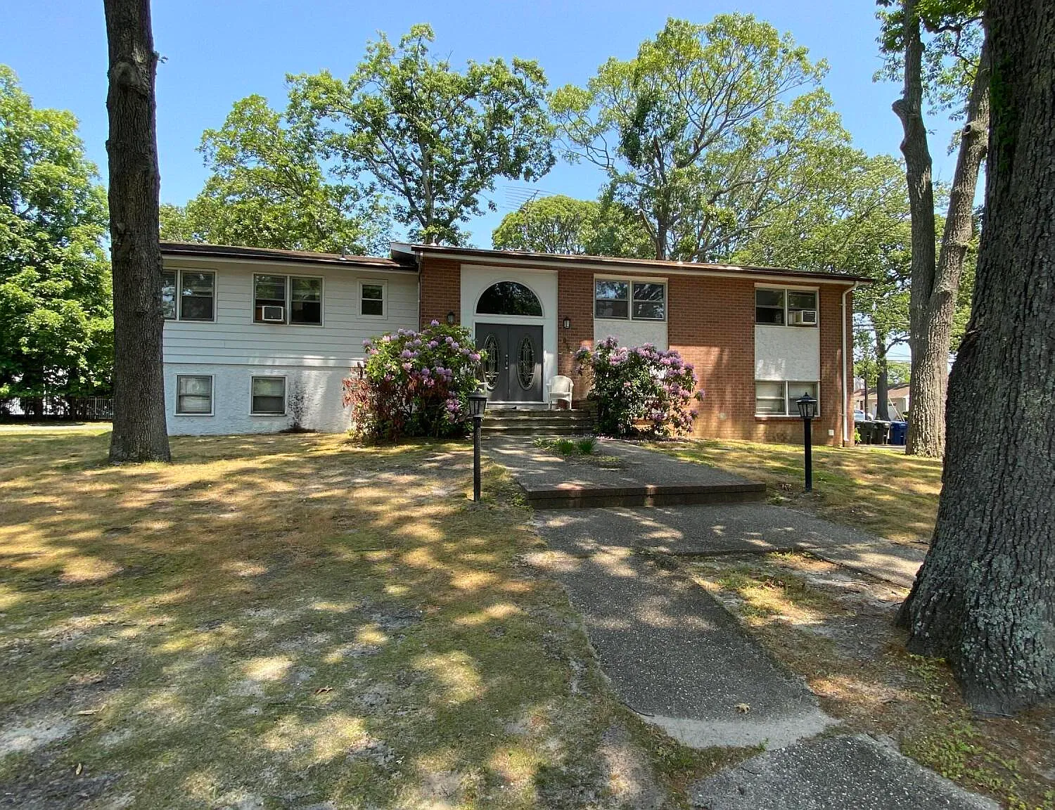 5 bed, 2940 sqft, $2,600 — Photo 1