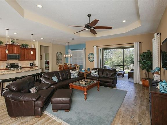 4th image of 1938 Crooked Lake Cir