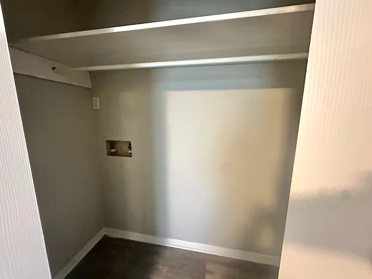 334 E Webster St — Photo 7