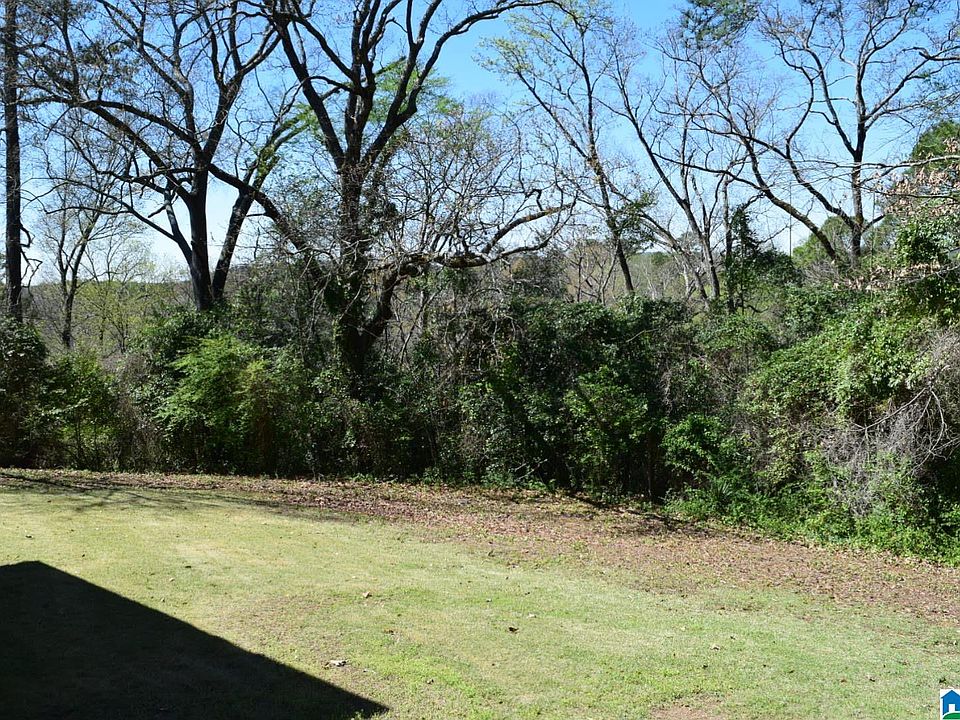 2nd image of 8 Eastwood Cir