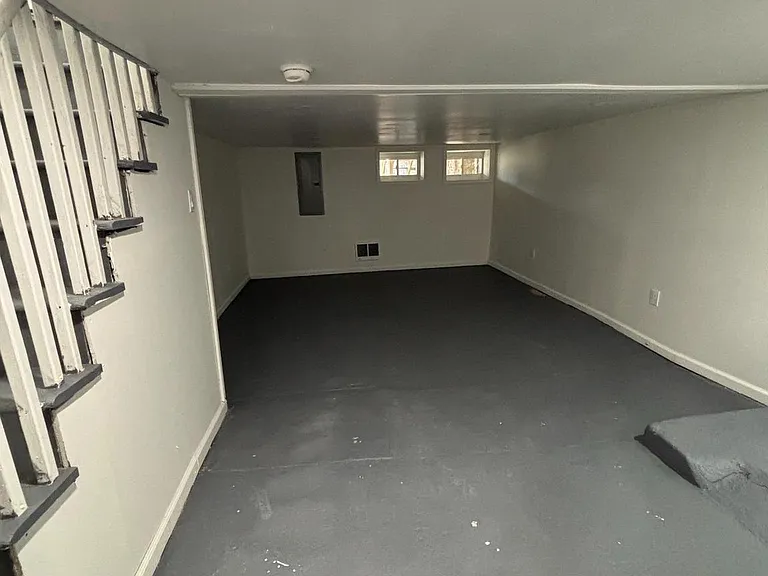 516 E Mayland St — Photo 16